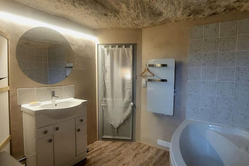 Troglo Entre Caves Et Chateaux 蒙卢索卢瓦尔 外观 照片